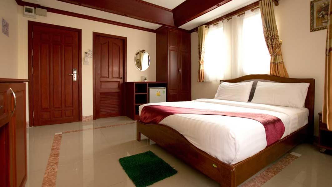 Bluebird Inn Pattaya Exterior photo