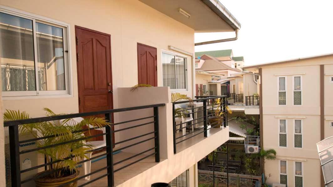 Bluebird Inn Pattaya Exterior photo