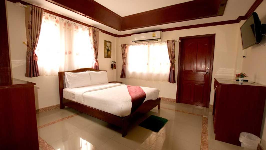 Bluebird Inn Pattaya Exterior photo
