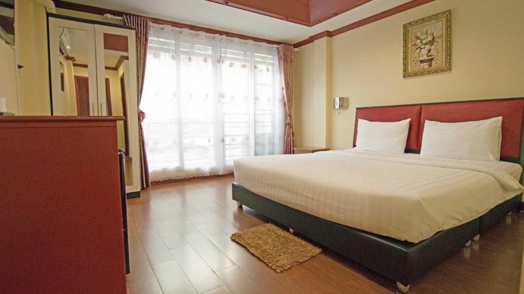 Bluebird Inn Pattaya Exterior photo