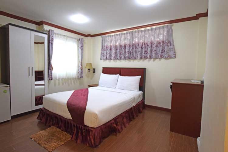 Bluebird Inn Pattaya Exterior photo